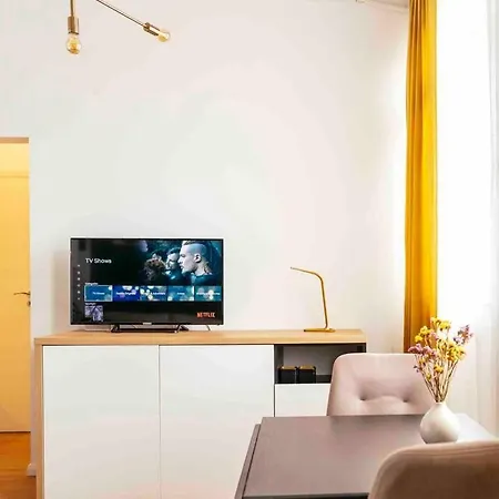Beautiful Apartment - Top Location - Netflix+Balcony Bucarest Exterior foto