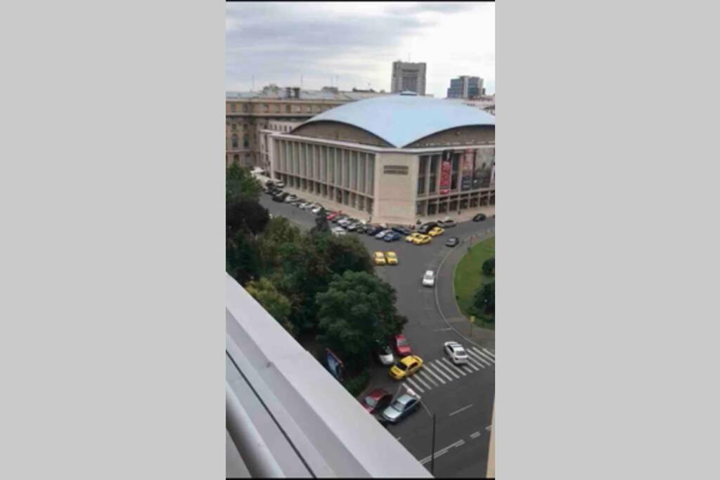 Beautiful - Location - Netflix+balcony Apartamento